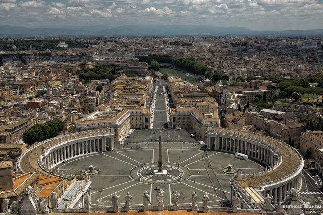 Rom; Blick über den Petersplatz auf Rom